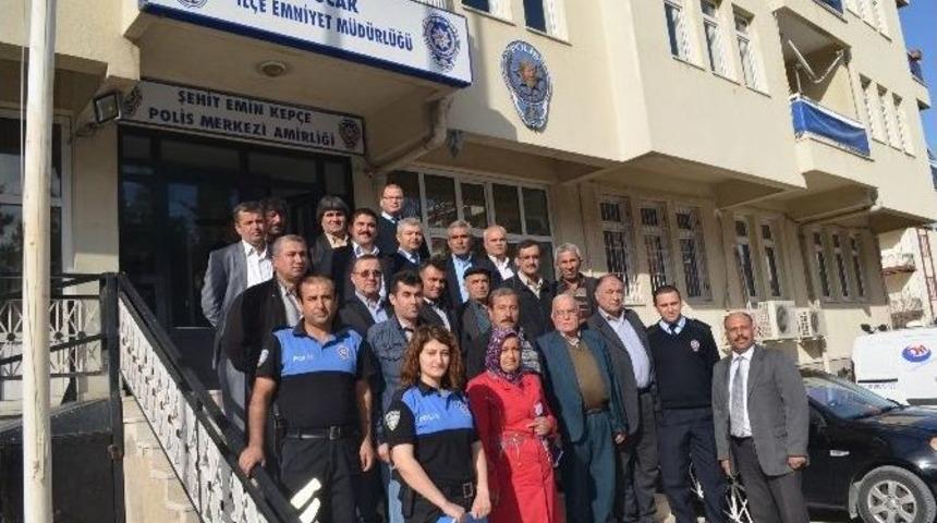 Polis Muhtarlarla Huzur Toplantısı Yaptı