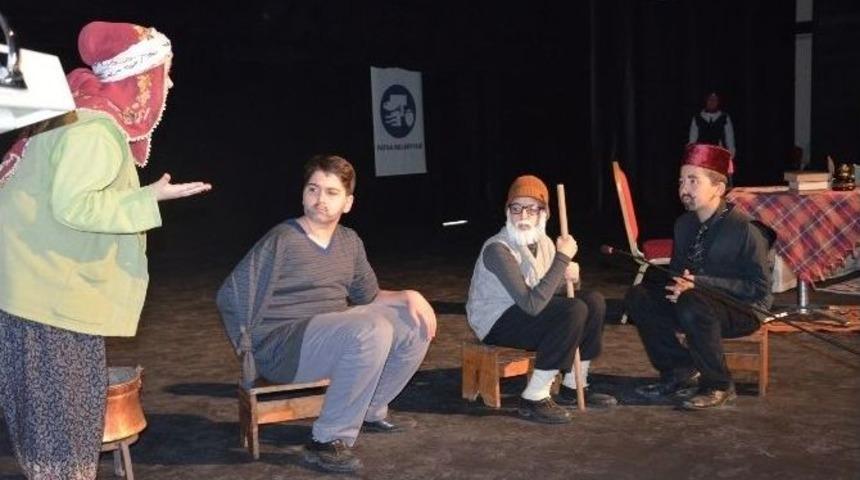 Mehmet Akif Ersoy Anıldı