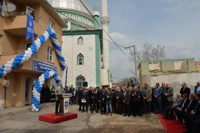 Meydan İçin Önce Açılış Sonra Yıkım