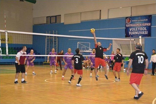 Bodrum&rsquo;da Kurumlar Arası Voleybol Turnuvası Başladı 1
