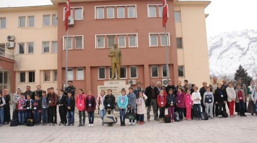 Hakkarili 50 &Ouml;ğrenciye 4 G&uuml;nl&uuml;k Ankara Gezisi