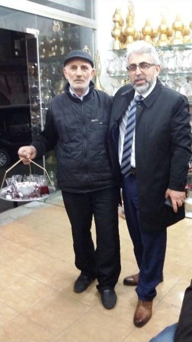 K&uuml;&ccedil;&uuml;k, Esnaf Ve Emeklilerle İ&ccedil; İ&ccedil;e 1