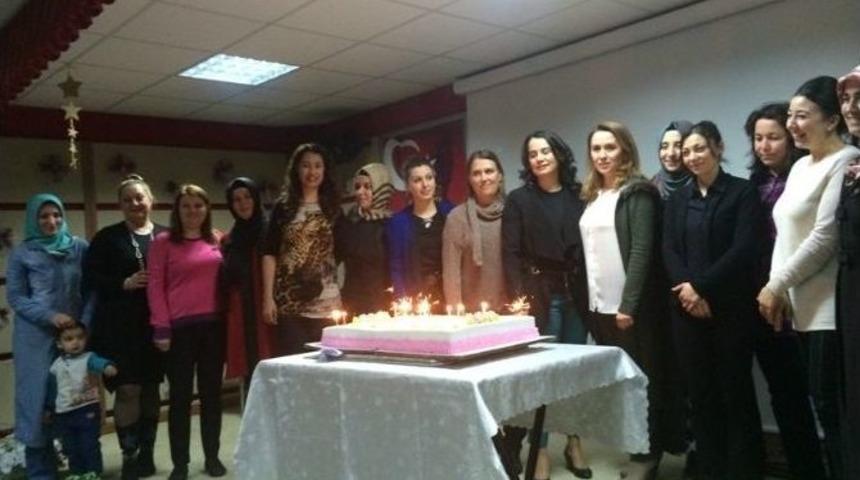 Şehzade Mehmet İlkokulu D&uuml;nya Kadınlar G&uuml;n&uuml;&rsquo;n&uuml; Velileriyle Kutladı