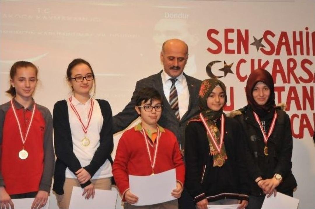 Ak&ccedil;akoca&rsquo;da Mehmet Akif Ersoy Hayır Ve Dualarla Anıldı