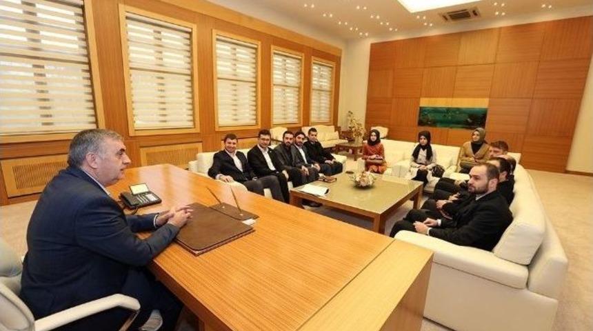 To&ccedil;oğlu: Ak Gen&ccedil;lik Yeni T&uuml;rkiye&rsquo;nin Referansıdır