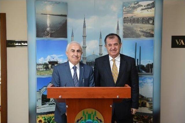 Yunanistan&rsquo;ın Doğu Makedonya-trakya B&ouml;lge Valisi Georgios Pavlidis&lsquo;ten Edirne Valisi Şahin&rsquo;i Makamında Ziyaret Etti 1