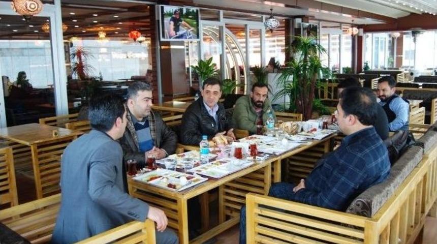 Mavi D&uuml;şler D&uuml;ğ&uuml;n Ve Nikah Şekerleri Van&rsquo;da A&ccedil;ılıyor