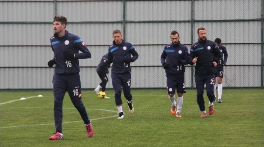 &Ccedil;aykur Rizesporlu Futbolcular Medicana Sivasspor Ma&ccedil;ını Kazanmak İ&ccedil;in And İ&ccedil;ti