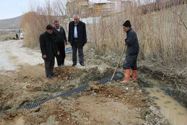 İpekyolu Belediyesi’nden Yol Yapım Çalışması