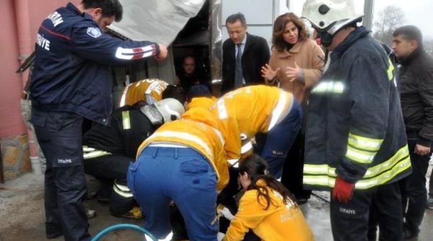 Aile Ve Sosyal Politikalar M&uuml;d&uuml;rl&uuml;ğ&uuml;'n&uuml;n Engelli Asans&ouml;r&uuml; D&uuml;şt&uuml;: 1 Yaralı