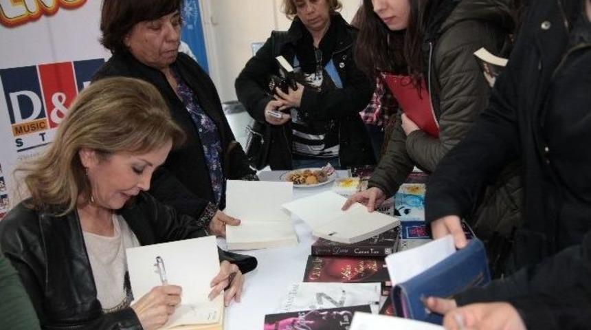 Yazar Can Tan, İyte&rsquo;de Okurlarıyla Buluştu