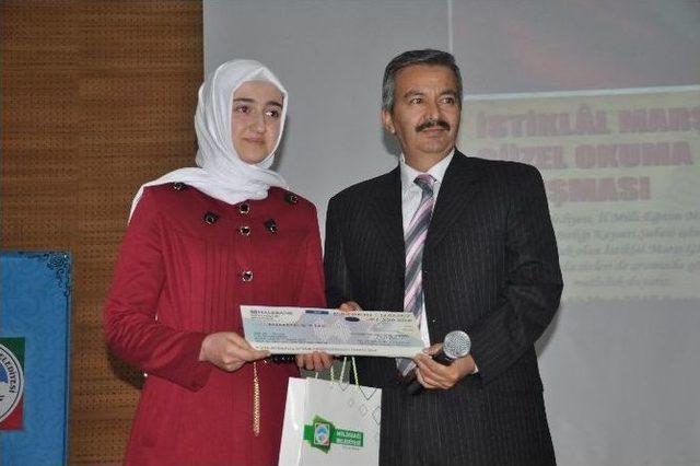 İstiklal Marşını En G&uuml;zel O Okudu 3