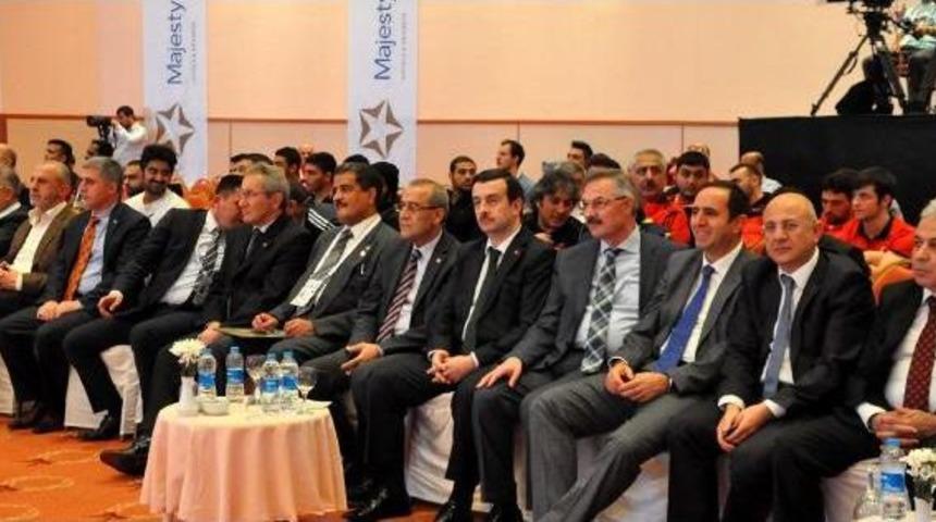 İslam &Uuml;lkeleri Halter Şampiyonası Başladı