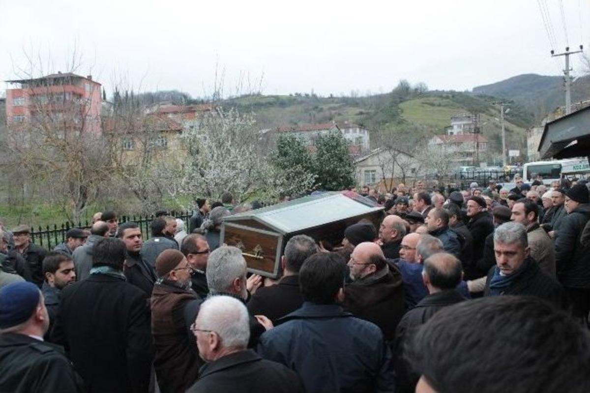 Estaş Başkanı Esat Ko&ccedil;&rsquo;un Annesi Son Yolculuğuna Uğurlandı