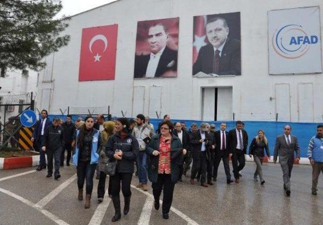 Nato Parlamenter Asamblesi Heyeti İslahiye Çadır Kentini Gezdi