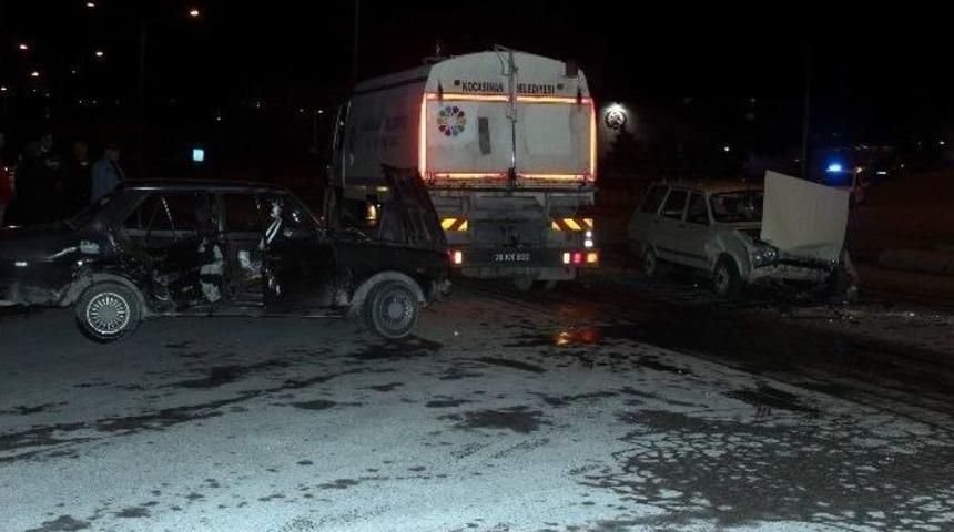Otomobiller &Ccedil;arpıştı: 5 Yaralı