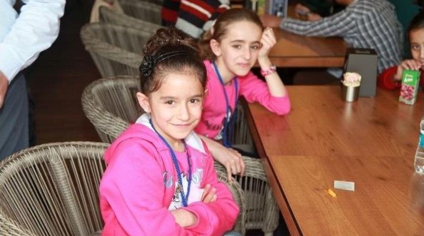 &ldquo;hakk&acirc;ri Bilime Kanat A&ccedil;ıyor&rdquo; Projesi Kapsamında 53 &Ouml;ğrenci Ankara&rsquo;ya Gitti