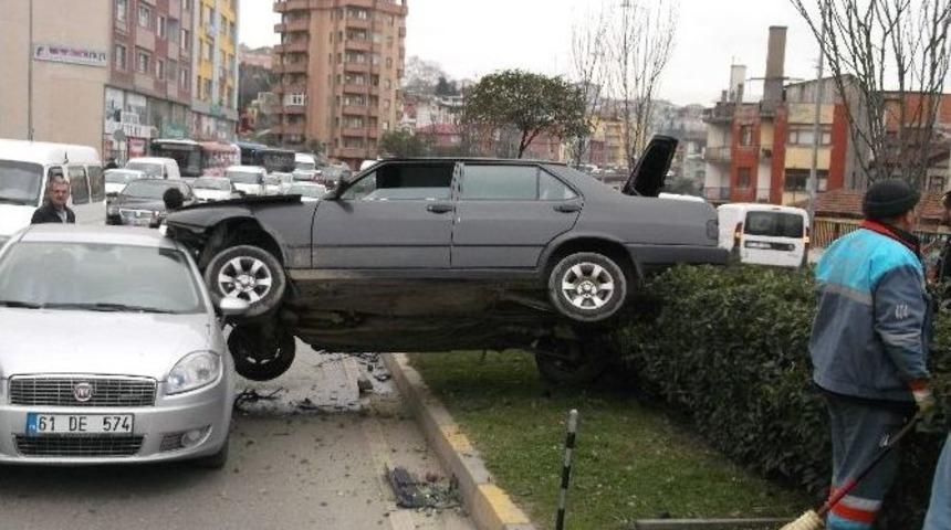 Trabzon&rsquo;da İlgin&ccedil; Kaza