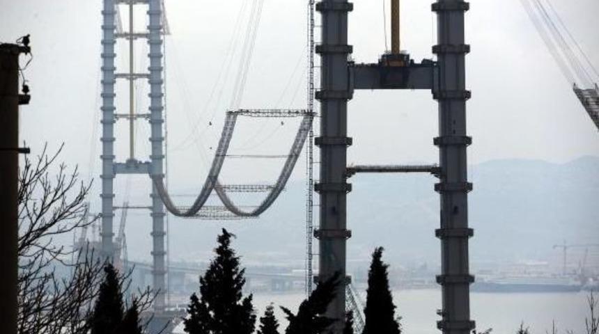 K&ouml;rfez K&ouml;pr&uuml;s&uuml;'nde Ge&ccedil;ici Yolda Sona Doğru