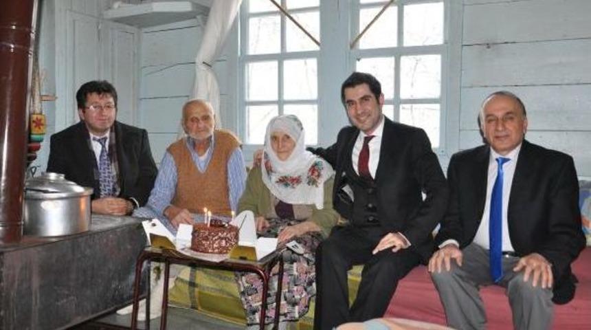 Bu Il&ccedil;ede 70 Yaş &Uuml;st&uuml;ne S&uuml;rpriz Doğum G&uuml;n&uuml;