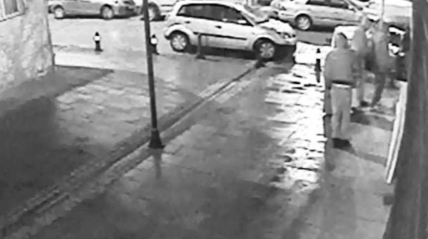 Hırsızları G&uuml;venlik Kamerası Yakalattı