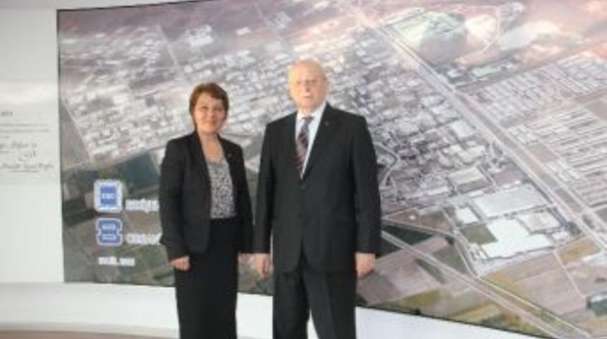 Ak Parti Milletvekili Aday Adayı Prof. Dr. &Ccedil;i&ccedil;ek, Eso Başkanı &Ouml;zaydemir İle Buluştu