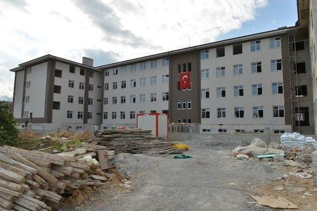 Uncalı’ya Antalya’nın En Büyük Okulu Yapılıyor