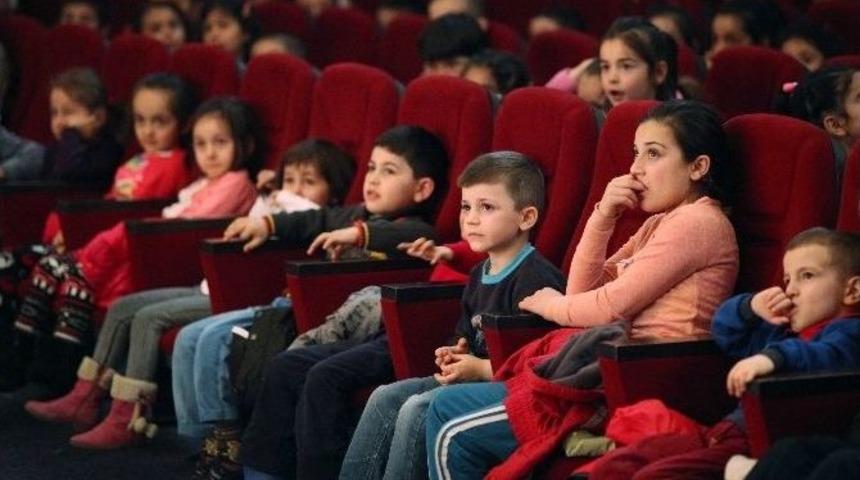 Yenimahalle&rsquo;den Miniklere Masal Sahnesi