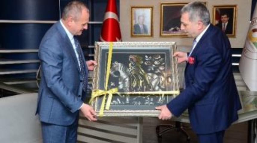 Milletvekili Metin K&uuml;l&uuml;nk, Başkan Keleş&rsquo;i Ziyaret Etti