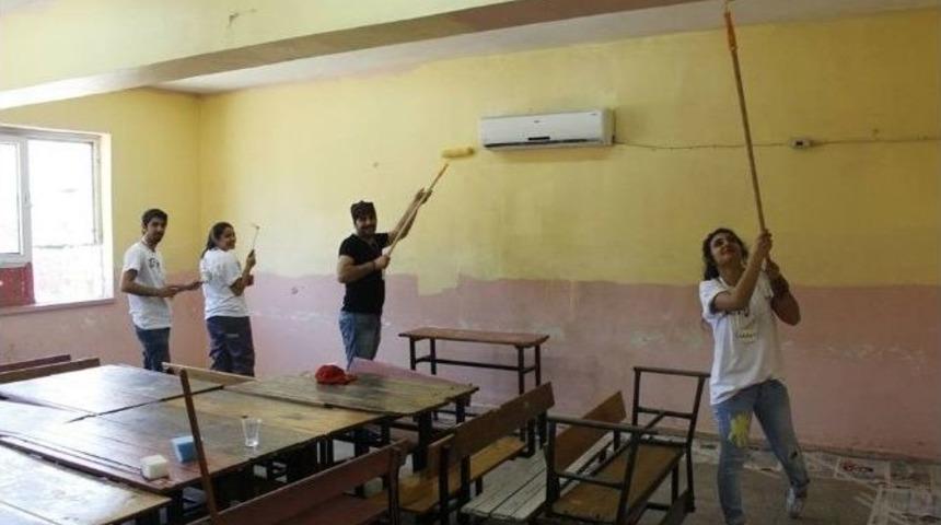 &Ccedil;&uuml; Toplum G&ouml;n&uuml;ll&uuml;leri Okul Boyadı