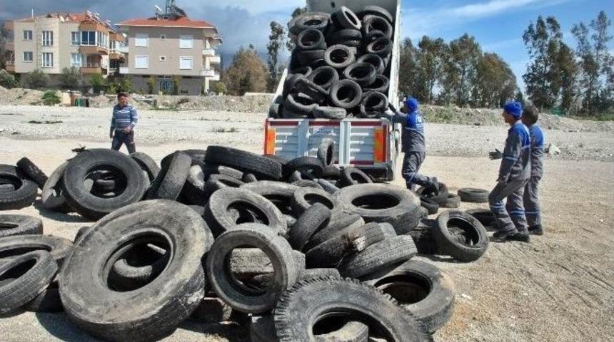 Demre&rsquo;de Sinekle M&uuml;cadele &Ccedil;alışmaları Devam Ediyor