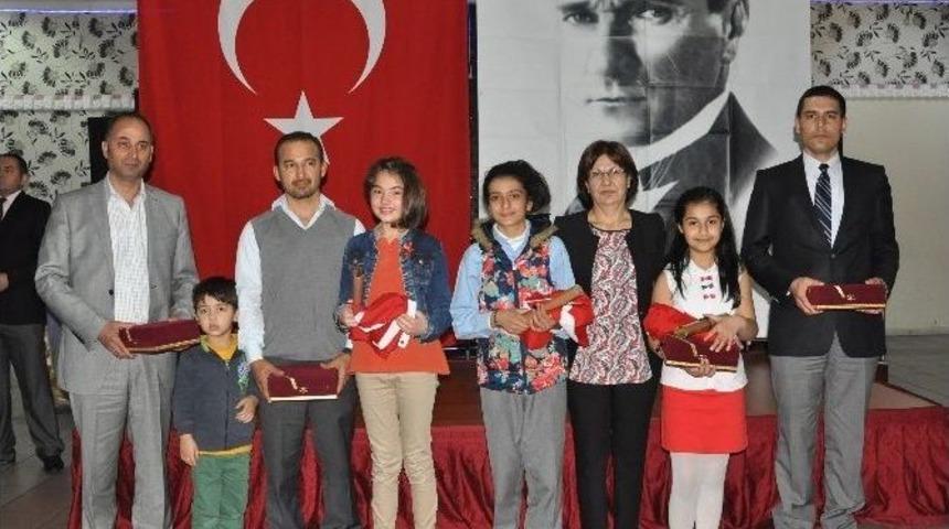 &Ouml;ğrenciler, İstiklal Marşı&rsquo;nı En G&uuml;zel Okumak İ&ccedil;in Yarıştı