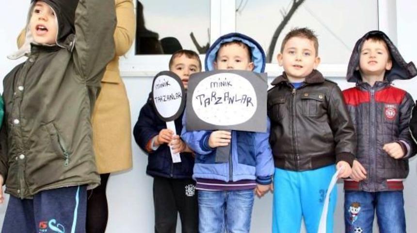 Manisaspor'a &Ouml;ğrencilerden Moral