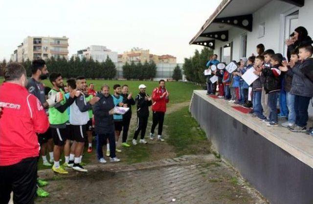 Manisaspor'a Öğrencilerden Moral