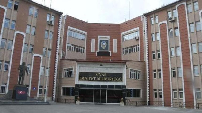 G&ouml;zaltındaki Polislerin Sorgusu S&uuml;r&uuml;yor