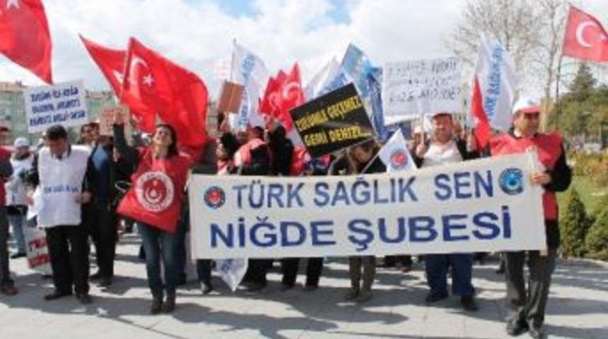 Sağlık&ccedil;ılar Meydanlara İndi