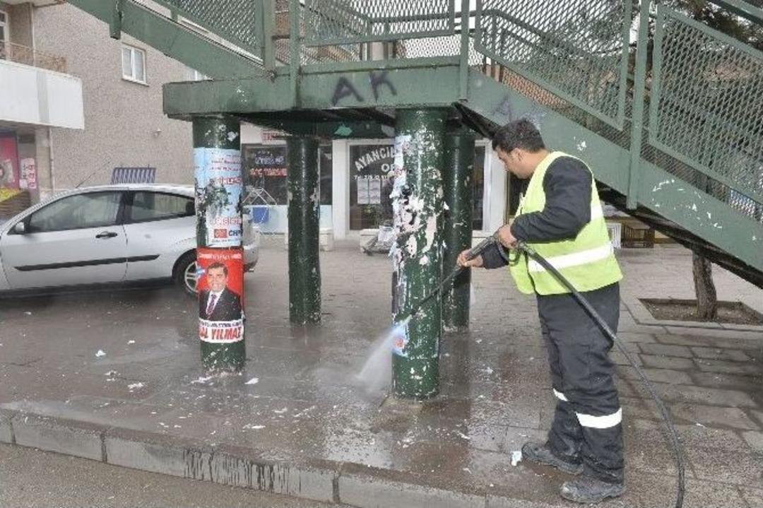 B&uuml;y&uuml;kşehir Belediyesi&rsquo;nden Afiş Ve Pankart Temizliği