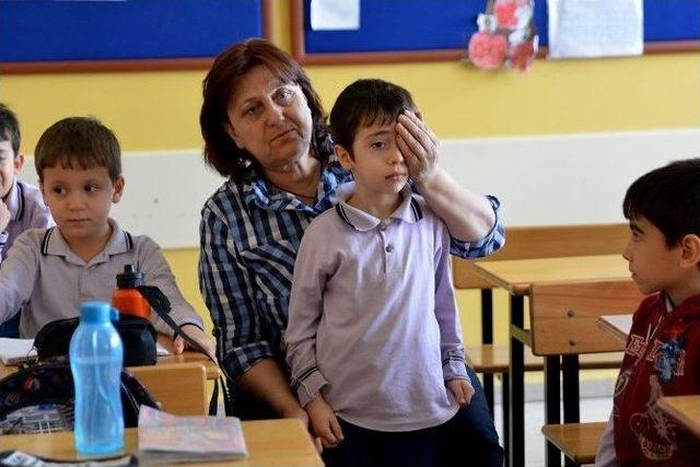 Sağlıklı Eğitim İ&ccedil;in Sağlıklı G&ouml;zler Şart 2