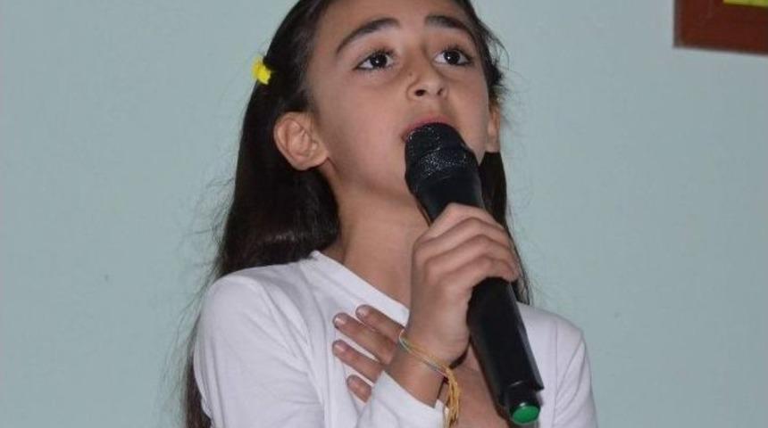 İstikl&acirc;l Marşı Yarışmasına Minik Ezgi Damgasını Vurdu