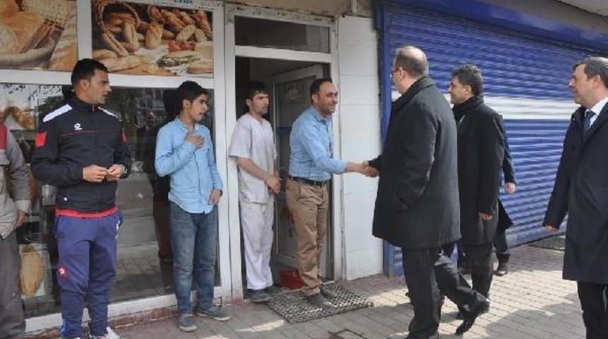 Hakkari Valisi Canpolat'tan Sınır Kapıları M&uuml;jdesi