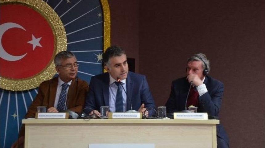 Do&ccedil;. Dr. Kutay Karaca: Batı İslam Alemini &Ouml;tekileştirmemeli