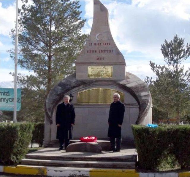 1992 Erzincan Depreminde Hayatını Kaybedenler Anıldı