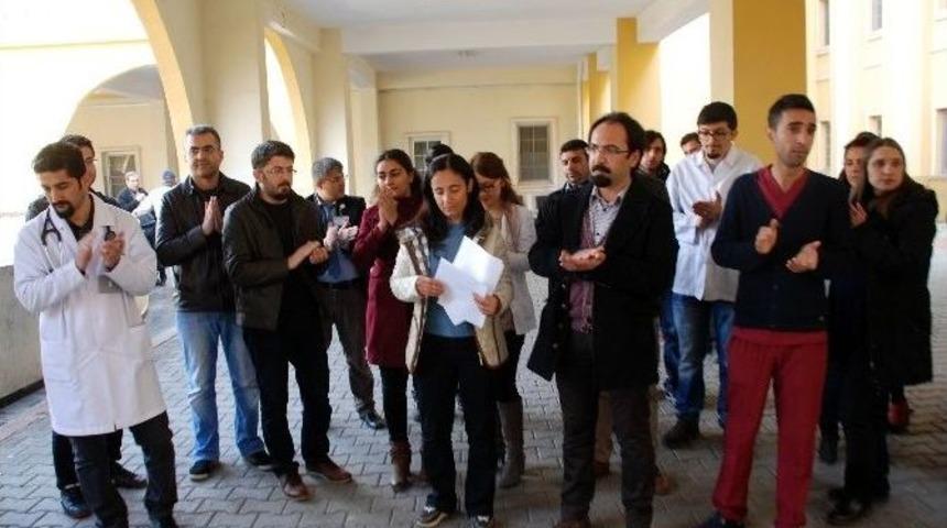 Midyat&rsquo;ta 14 Mart Tıp Bayramı &Ouml;ncesi Sağlık &Ccedil;alışanlarından Eylem