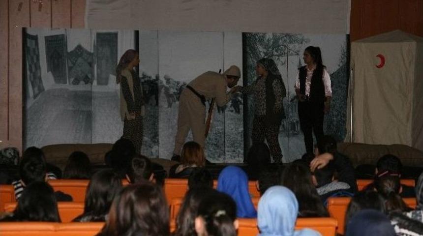 Kulu&rsquo;da &lsquo;benim Adım &Ccedil;anakkale&rsquo; Tiyatrosu Sahnelendi