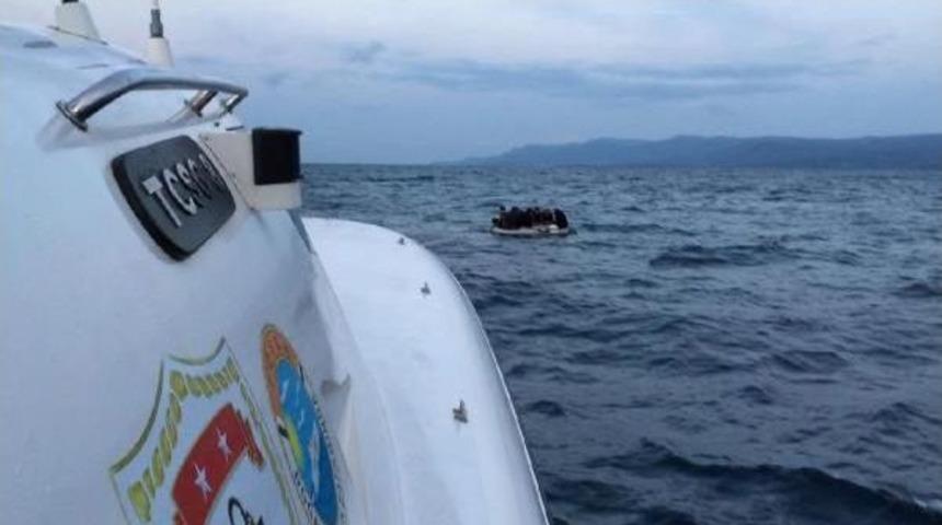 Sahil G&uuml;venlik 107 G&ouml;&ccedil;meni Daha Kurtardı