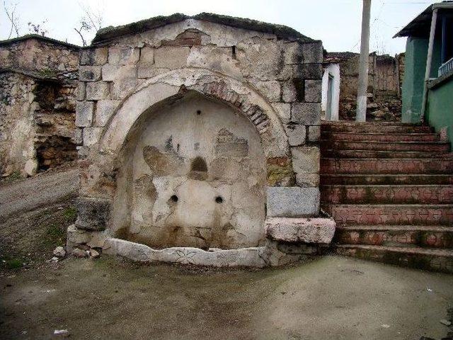 (özel Haber) Bu Köyün Her Yerinde Tarih Yatıyor 1