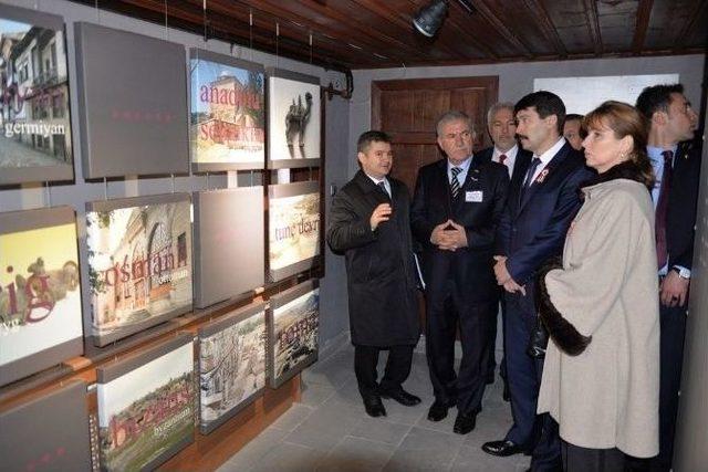 Macaristan Cumhurbaşkanı, Kent Tarihi Müzesi Ve Çini Atölyesini Ziyaret Etti 2