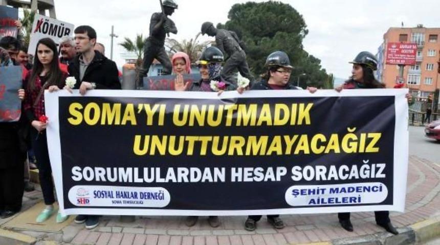 Facianın Adresi Soma'da Aileler &Ouml;lenleri Karanfillerle Andı