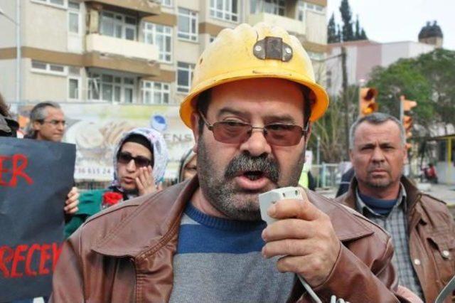 Facianın Adresi Soma da Aileler &Ouml;lenleri Karanfillerle Andı 3