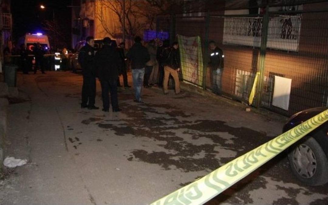 Arkadaşını &Ouml;ld&uuml;rd&uuml; Bacak Bacak &Uuml;st&uuml;ne Attı